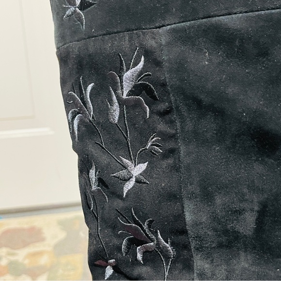 🎶Stunning Embroidered Kenneth Cole Suede Over-the-Knee Boots! - Picture 9 of 13